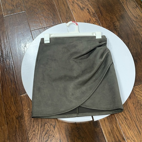 Windsor Mini skirt small Olive - Picture 1 of 5